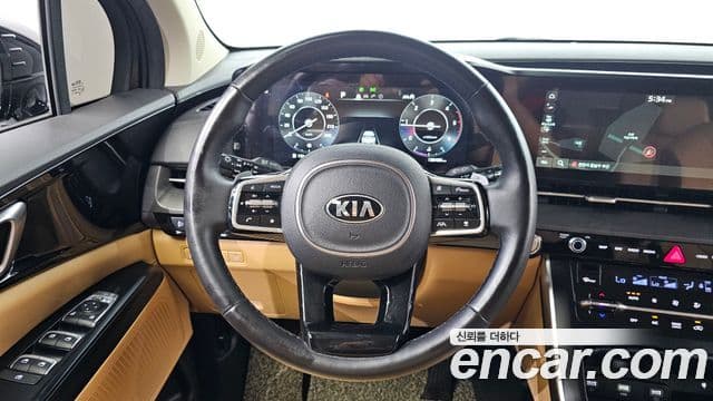 Kia Carnival 2021 — ფოტო 14/20