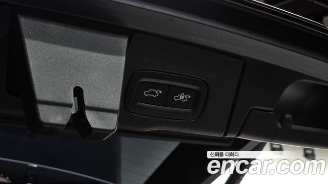 Volvo XC60 2022 — ფოტო 20/20