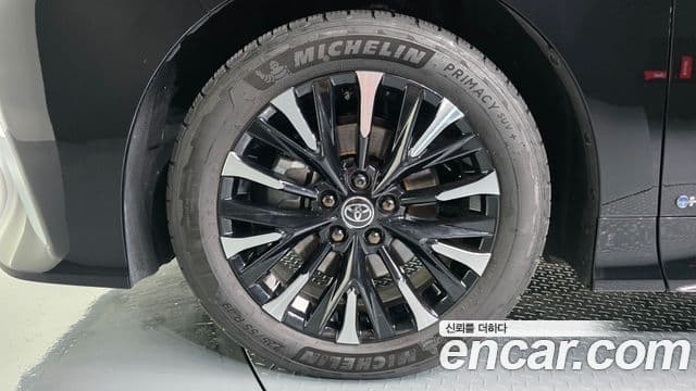 Toyota Alphard 2025 — ფოტო 5/20