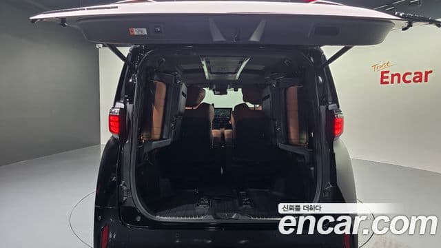 Toyota Alphard 2025 — ფოტო 20/20