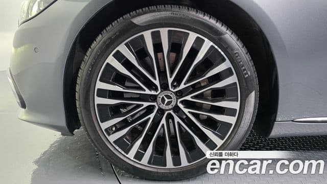 Mercedes-Benz S-Class 2023 — ფოტო 17/20
