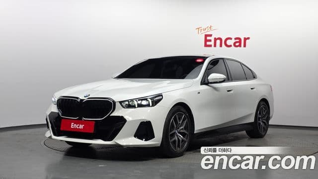 BMW 5 Series 2025 — ფოტო 1/20