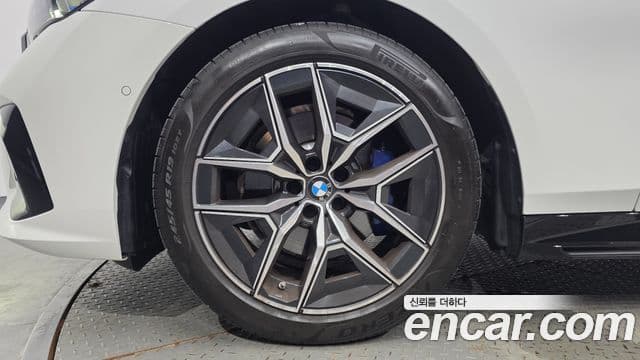 BMW 5 Series 2025 — ფოტო 5/20