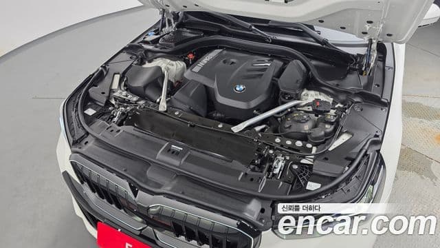 BMW 5 Series 2025 — ფოტო 6/20