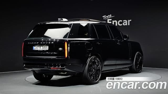 Land Rover Range Rover 2023 — ფოტო 2/20