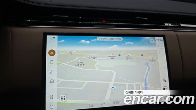 Land Rover Range Rover 2023 — ფოტო 18/20