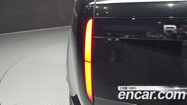 Land Rover Range Rover 2023 — Photo 24/31