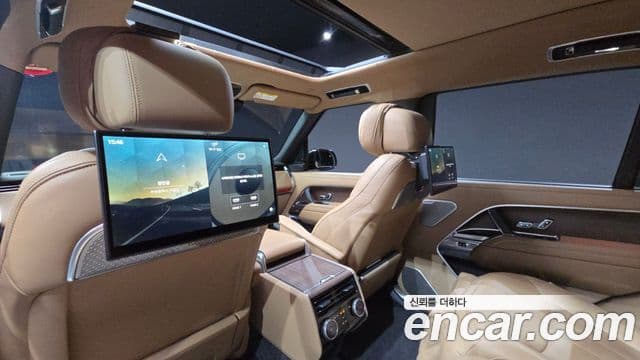 Land Rover Range Rover 2023 — Photo 8/31