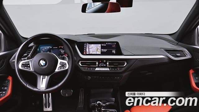 BMW 1 Series 2023 — Şəkil 9/20