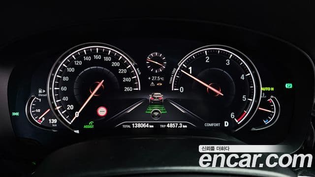 BMW 5 Series 2018 — Фото 8/20