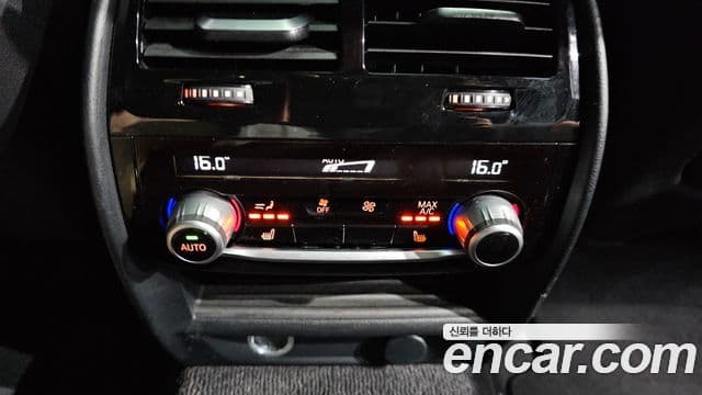 BMW 5 Series 2018 — Фото 19/20
