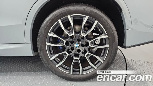 BMW X5 2023 — Photo 10/35