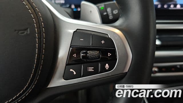BMW X5 2023 — Photo 29/35