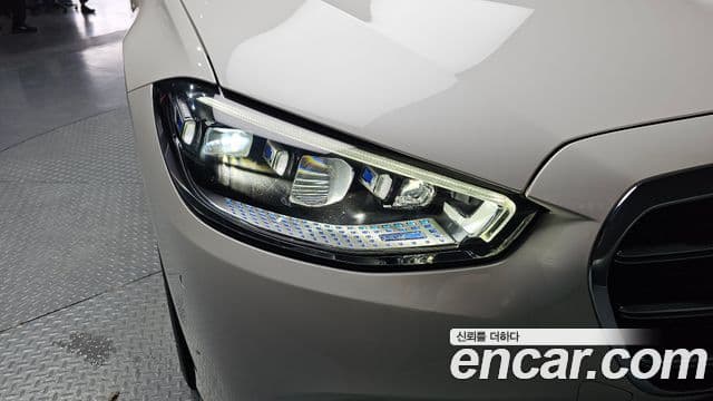 Mercedes-Benz S-Class 2021 — ფოტო 23/40