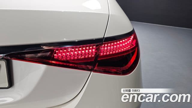 Mercedes-Benz S-Class 2021 — ფოტო 17/40