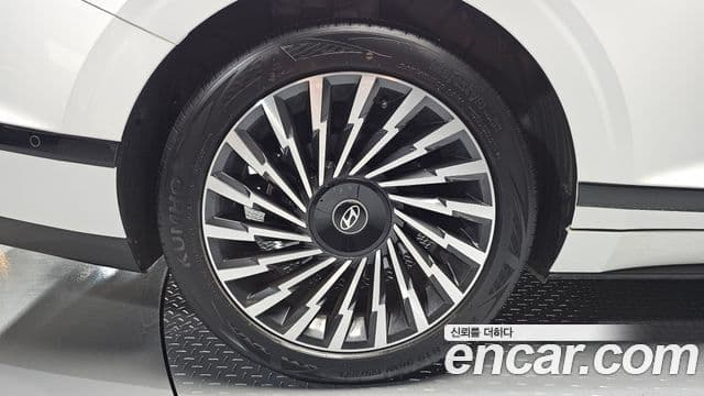 Hyundai Grandeur Hybrid 2024 — Photo 22/34