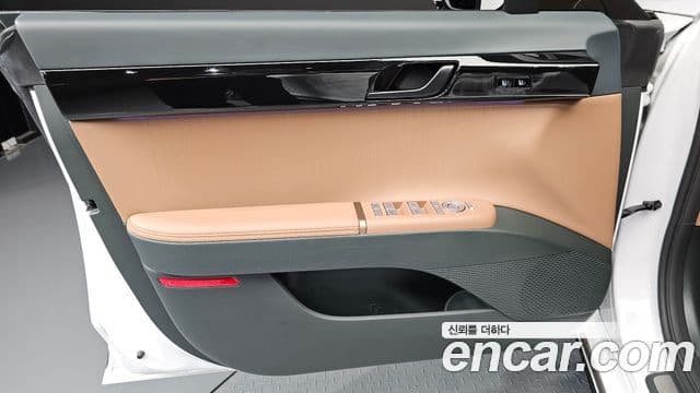 Hyundai Grandeur Hybrid 2024 — Photo 30/34