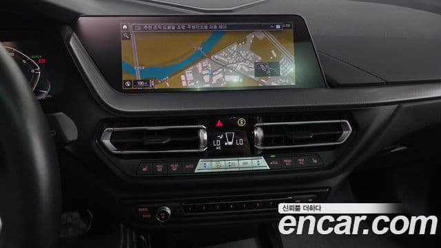 BMW 1 Series 2022 — Şəkil 14/20