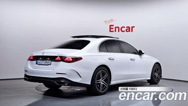 Mercedes-Benz E-Class 2025 — Фото 1/20