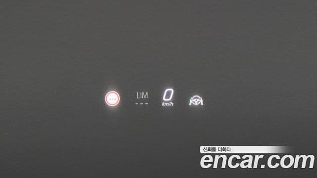 Mercedes-Benz E-Class 2025 — Photo 26/37