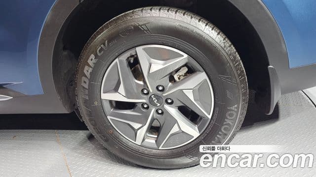 Kia Sorento 2022 — ფოტო 27/31
