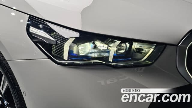 BMW 5 Series 2025 — Photo 31/33
