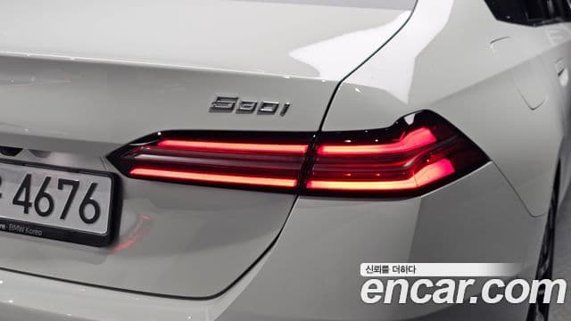 BMW 5 Series 2025 — Photo 18/33