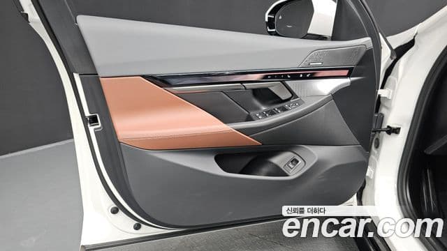 BMW 5 Series 2025 — Photo 2/33