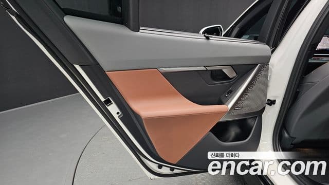 BMW 5 Series 2025 — Photo 7/33
