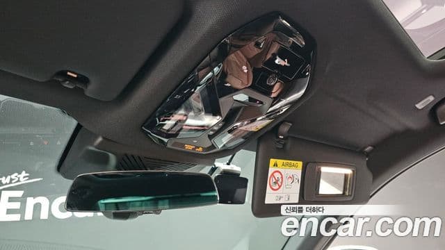 BMW 5 Series 2025 — Photo 28/33