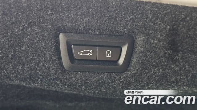 BMW 5 Series 2025 — Photo 19/33