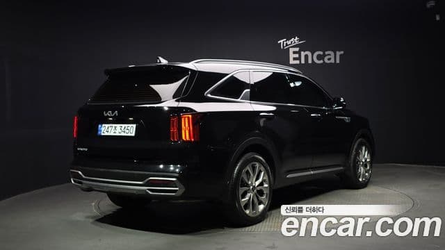 Kia Sorento 2023 — ფოტო 2/20