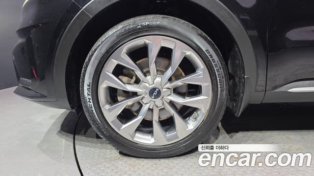 Kia Sorento 2023 — ფოტო 5/20