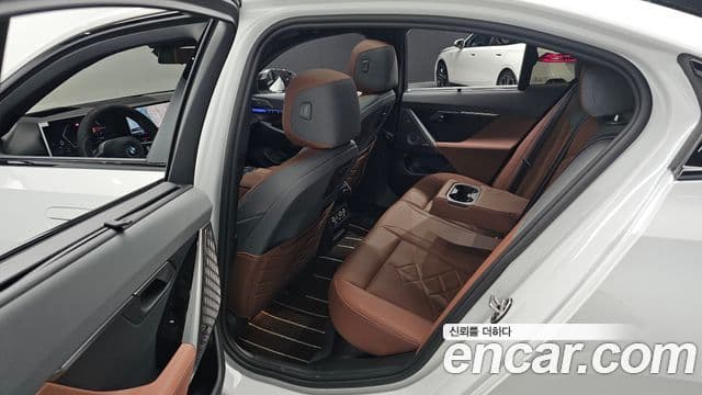 BMW 5 Series 2026 — ფოტო 12/20