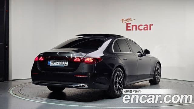 Mercedes-Benz E-Class 2025 — Фото 2/20