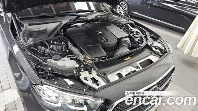 Mercedes-Benz E-Class 2025 — Фото 6/20