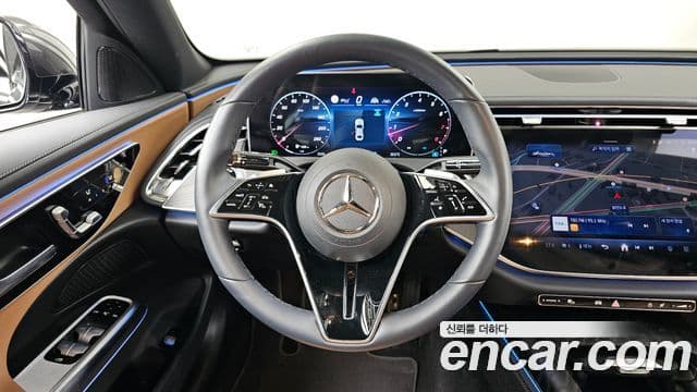Mercedes-Benz E-Class 2025 — Фото 13/20