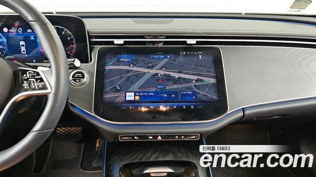 Mercedes-Benz E-Class 2025 — Фото 14/20