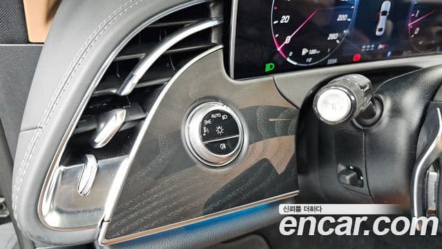 Mercedes-Benz E-Class 2025 — Фото 18/20