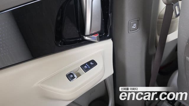 Kia Carnival 2024 — ფოტო 18/20