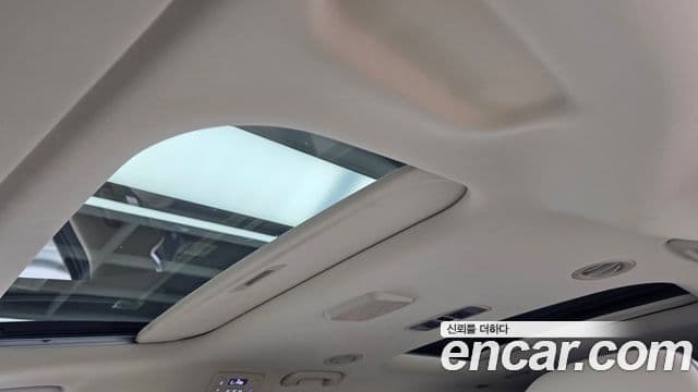 Kia Carnival 2024 — ფოტო 19/20