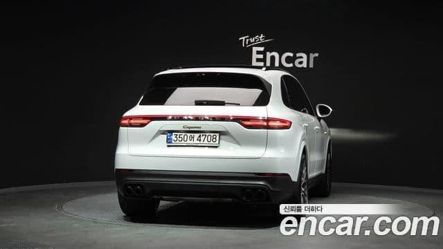 Porsche Cayenne 2022 — Photo 7/20