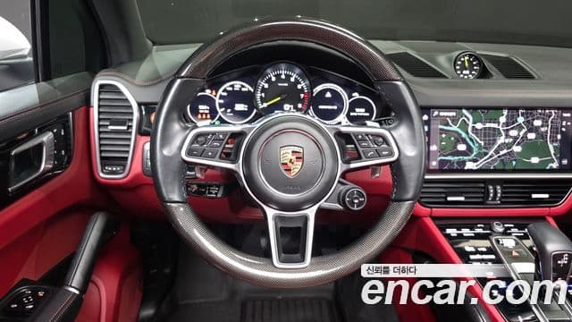 Porsche Cayenne 2022 — Photo 19/20