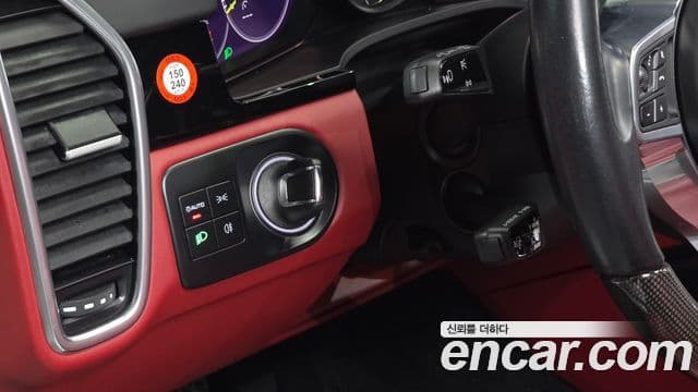 Porsche Cayenne 2022 — Photo 9/20
