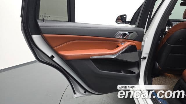 BMW X7 2020 — Photo 14/37