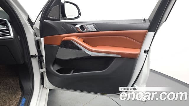 BMW X7 2020 — Photo 10/37