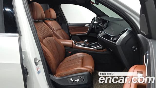 BMW X7 2020 — Photo 30/37