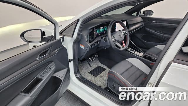 Volkswagen Golf 2024 — ფოტო 18/20