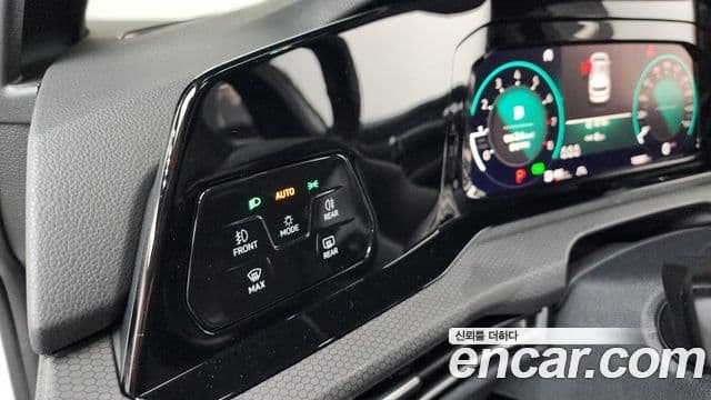 Volkswagen Golf 2024 — ფოტო 9/20