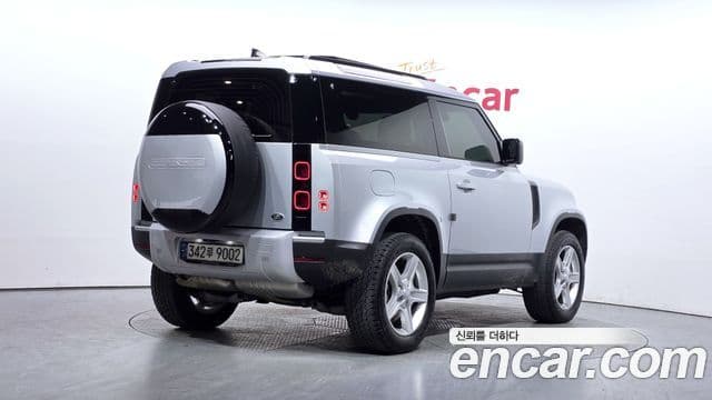 Land Rover Defender 2021 — фото 2 из 20